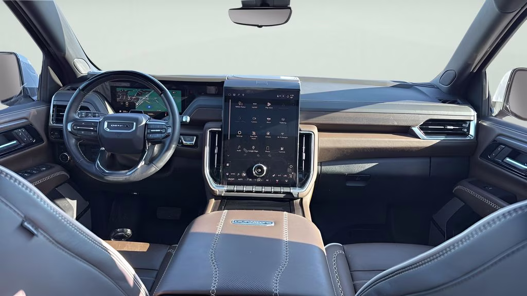 2025 White Frost Tricoat GMC Yukon Denali Ultimate 4X4 SUV