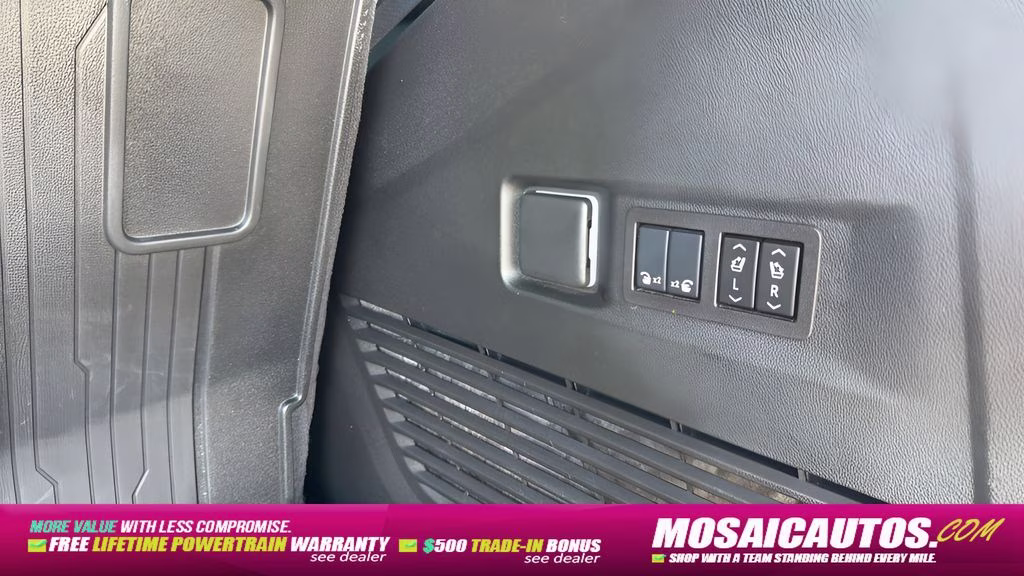2025 White Frost Tricoat GMC Yukon Denali Ultimate 4X4 SUV