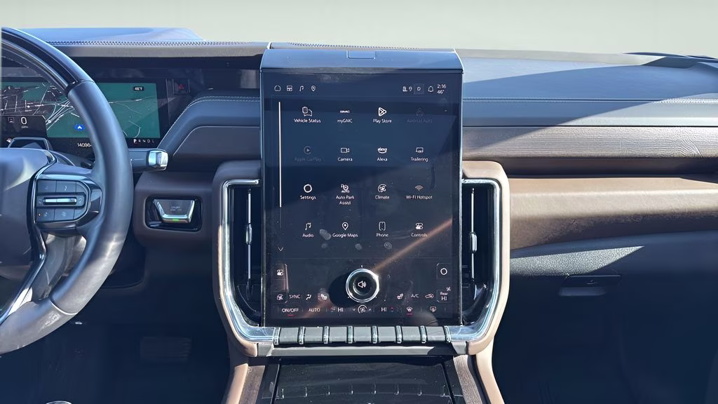 2025 White Frost Tricoat GMC Yukon Denali Ultimate 4X4 SUV