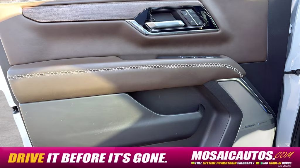 2025 White Frost Tricoat GMC Yukon Denali Ultimate 4X4 SUV