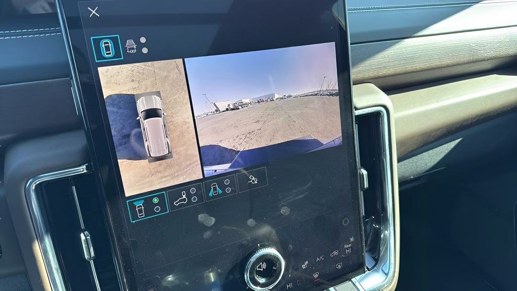 2025 White Frost Tricoat GMC Yukon Denali Ultimate 4X4 SUV