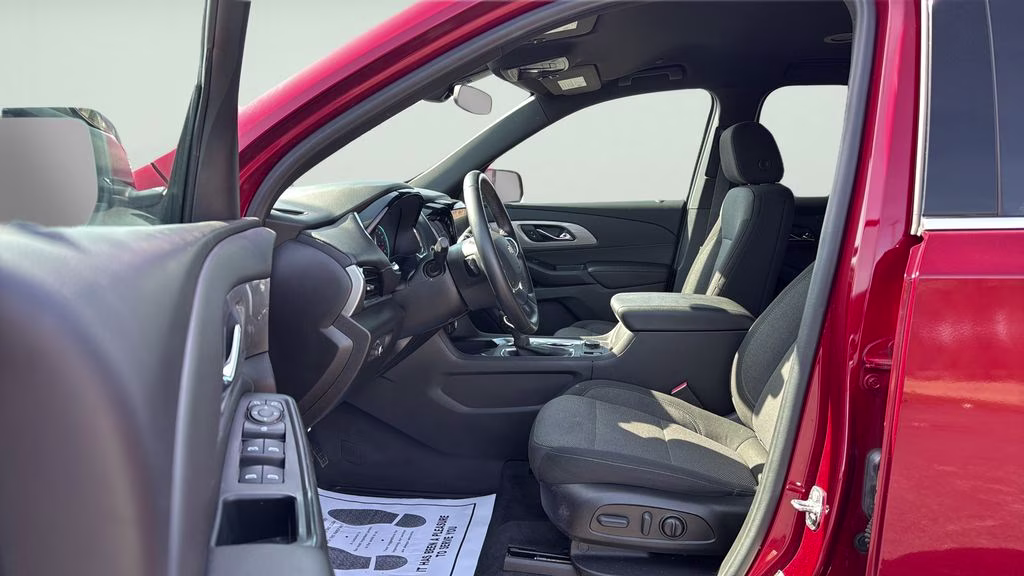 2023 Radiant Red Tintcoat Chevrolet Traverse LT FWD SUV
