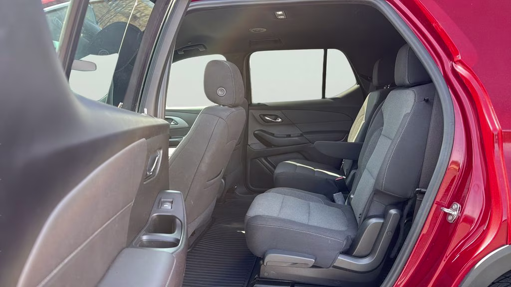 2023 Radiant Red Tintcoat Chevrolet Traverse LT FWD SUV