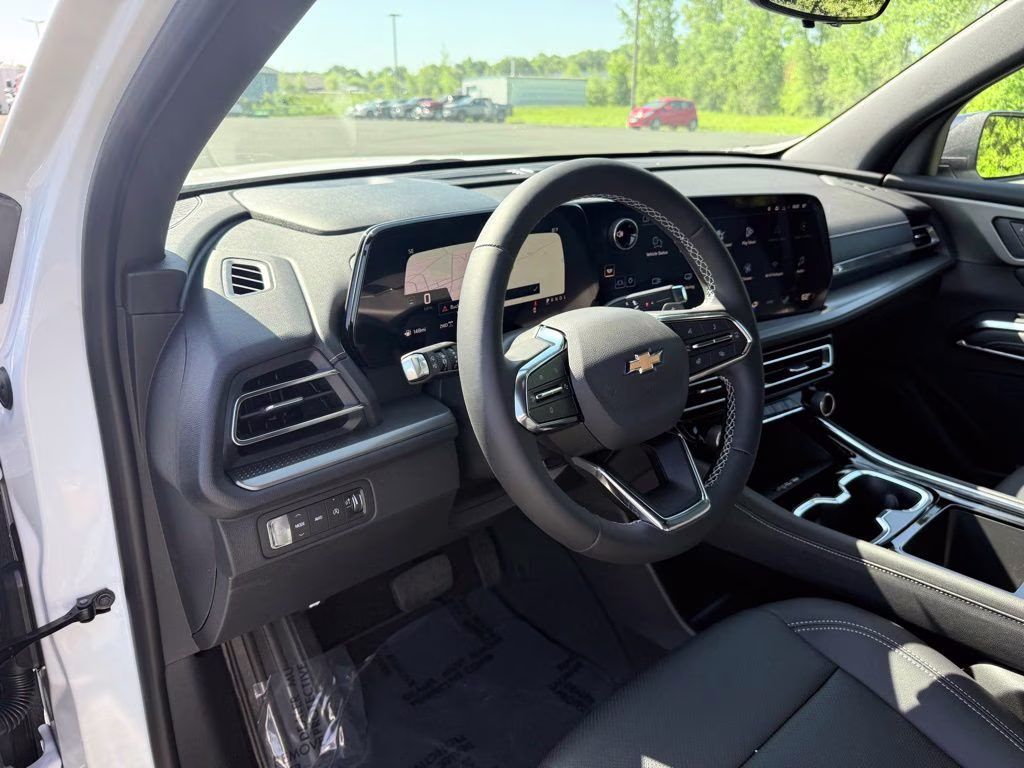 2026 Summit White Chevrolet Traverse LT AWD SUV