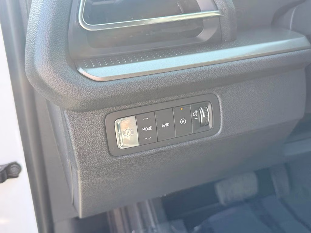 2026 Summit White Chevrolet Traverse LT AWD SUV