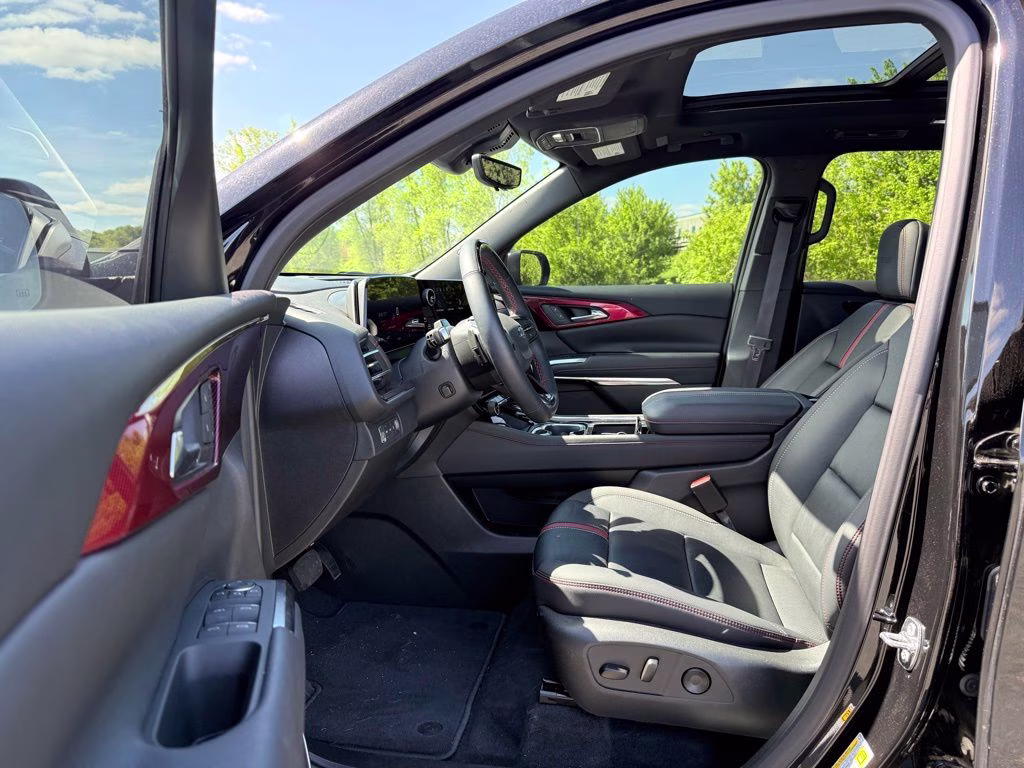 2025 Black Chevrolet Traverse RS AWD SUV
