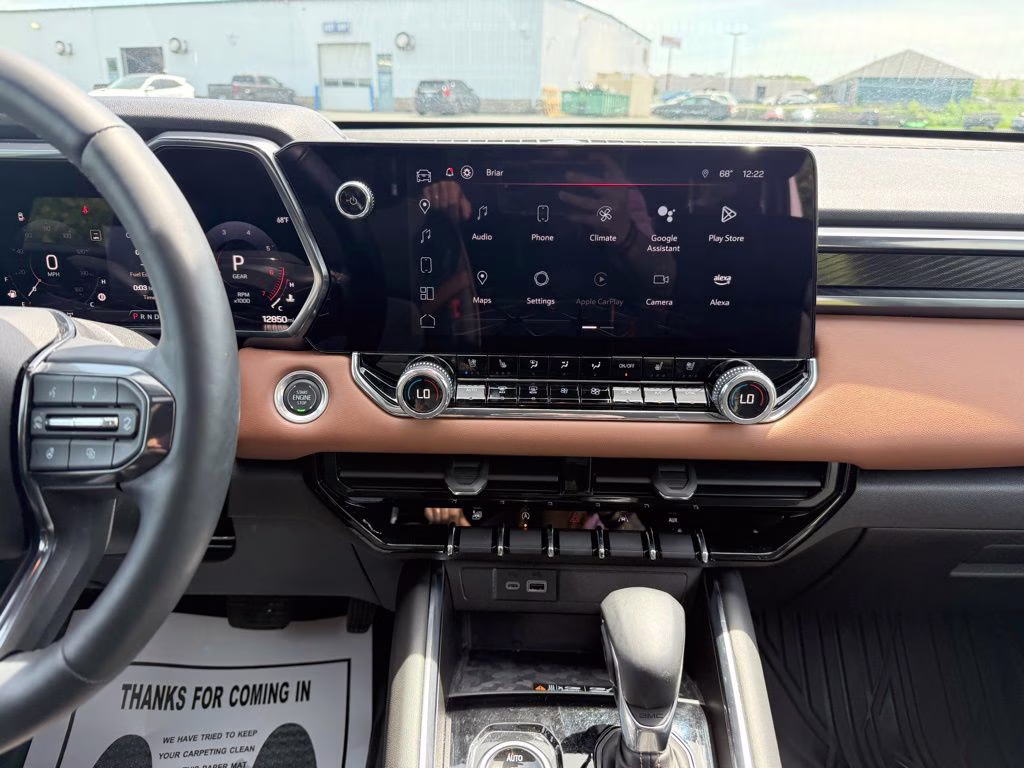 2024 White GMC Canyon AT4 4X4 Truck