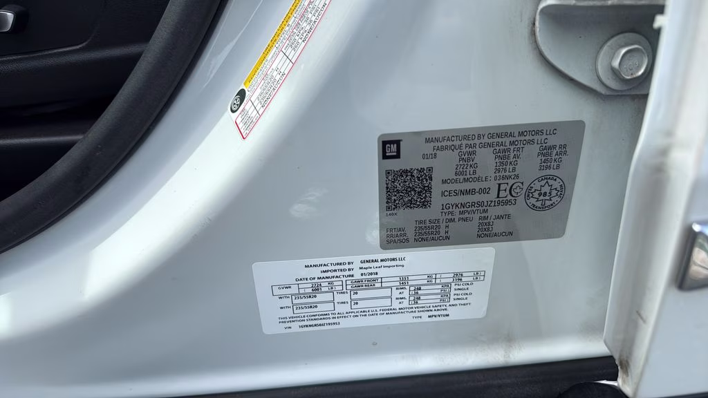 2018 White Cadillac XT5 Platinum AWD SUV