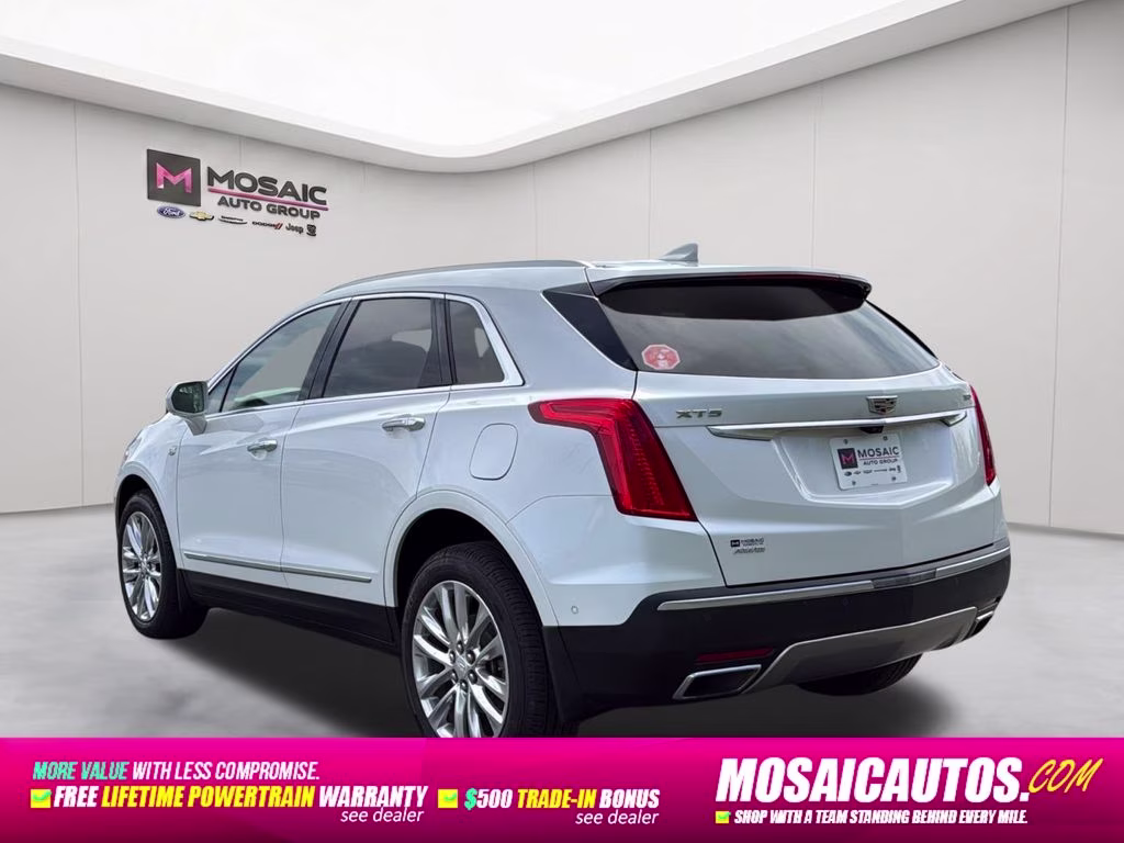 2018 White Cadillac XT5 Platinum AWD SUV
