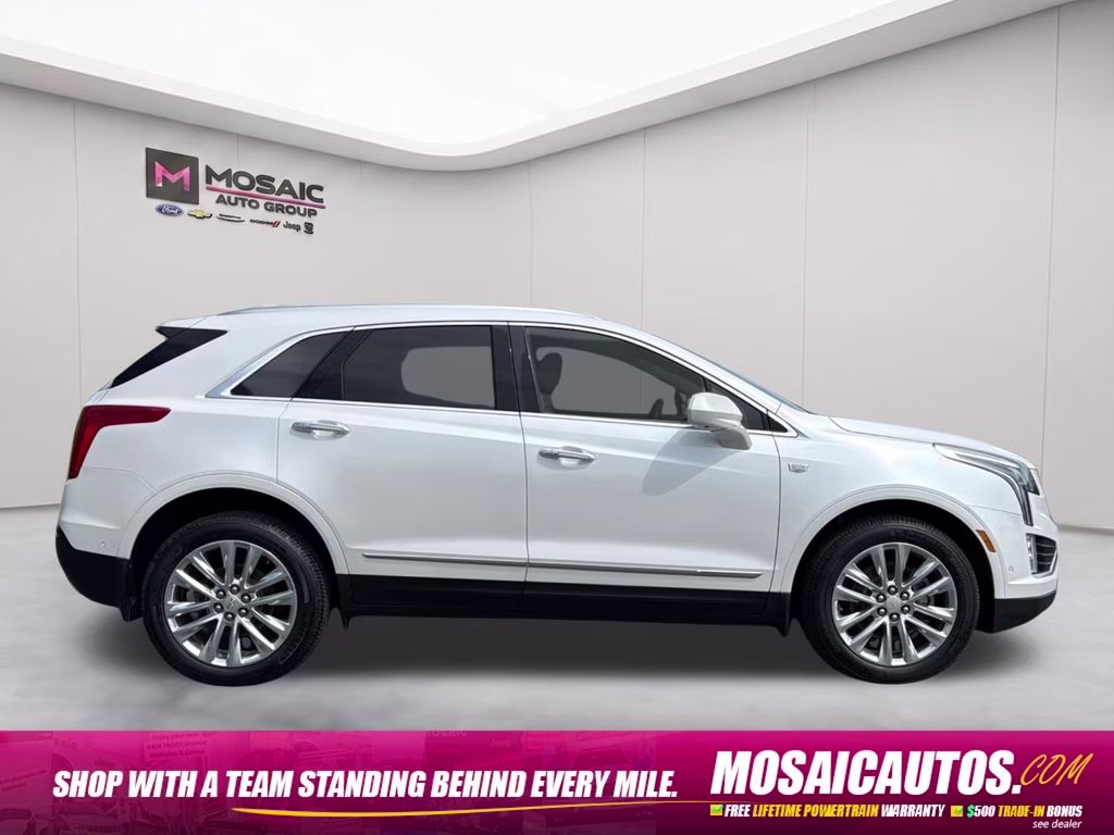 2018 White Cadillac XT5 Platinum AWD SUV