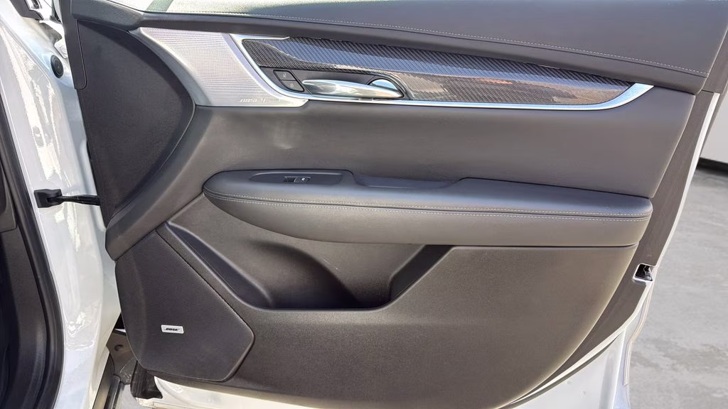 2024 White Cadillac XT6 Sport AWD SUV