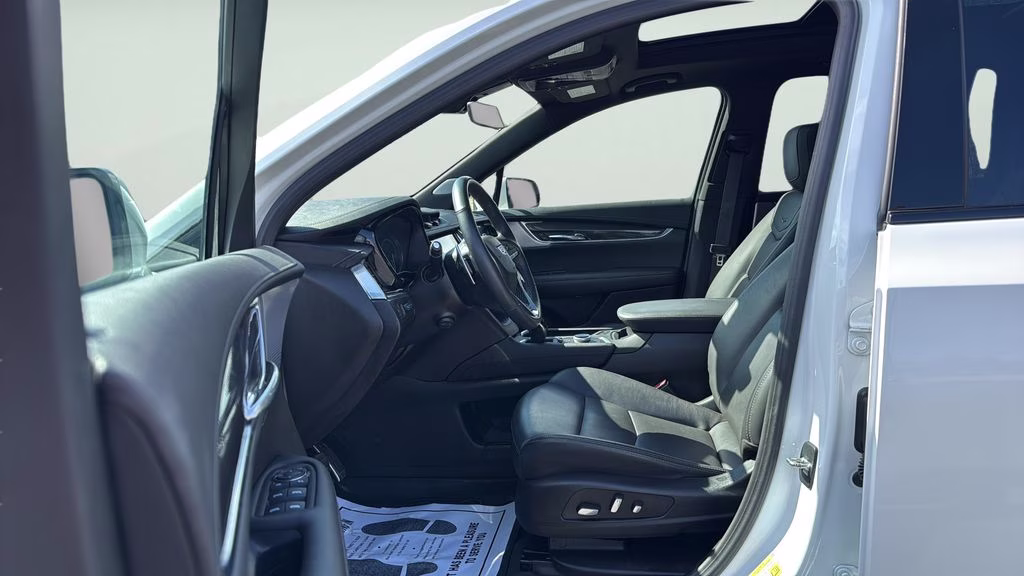 2024 White Cadillac XT6 Sport AWD SUV