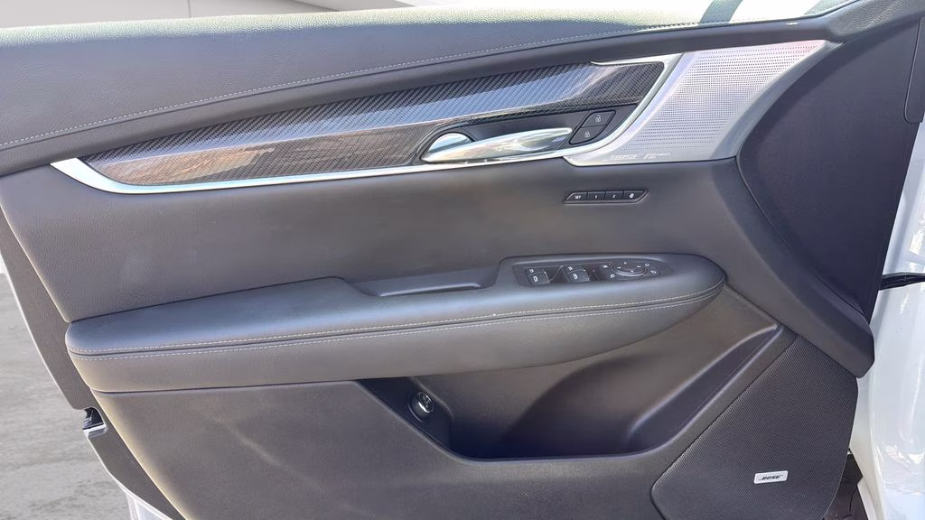 2024 White Cadillac XT6 Sport AWD SUV