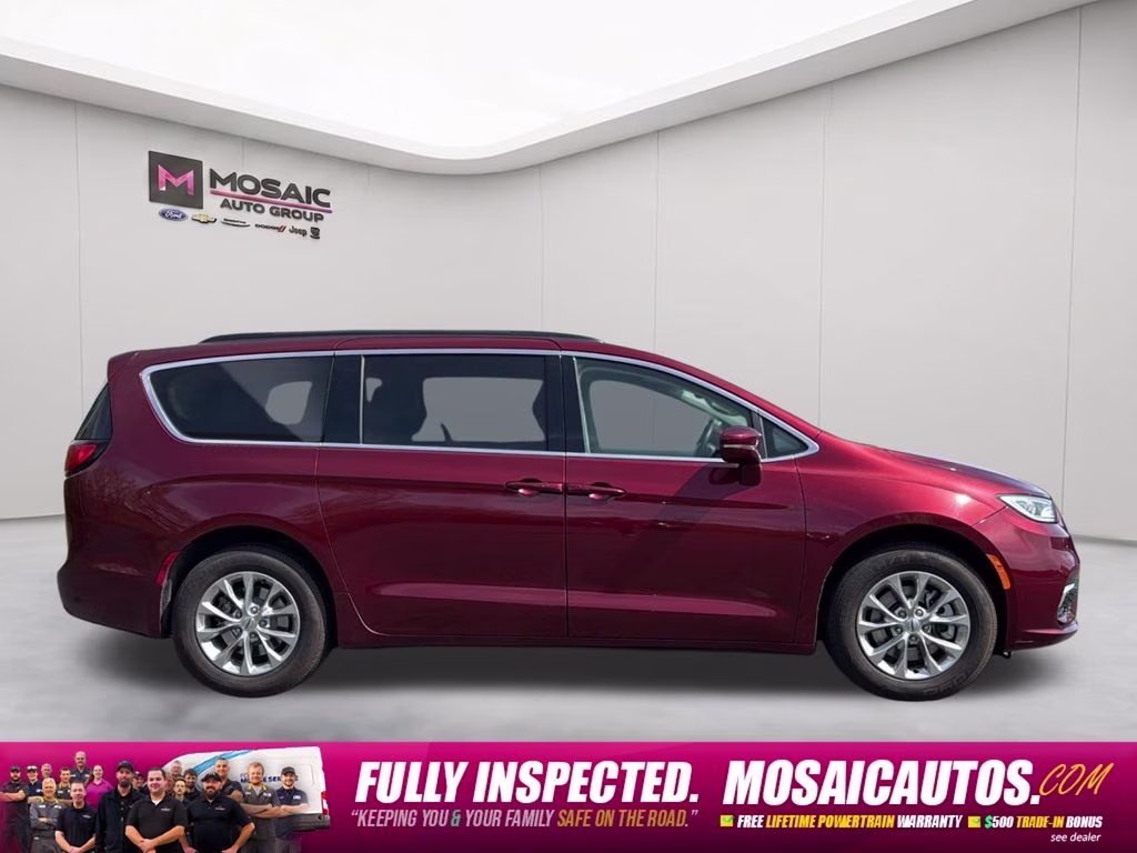 Used 2022 Chrysler Pacifica Touring L with VIN 2C4RC3BG6NR164358 for sale in Zumbrota, Minnesota