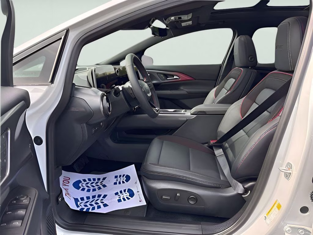 2025 Chevrolet Equinox EV RS - Photo 28
