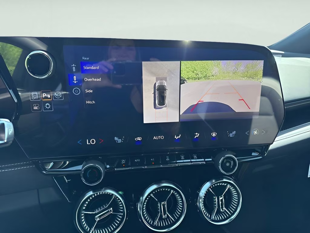 2025 Chevrolet Blazer EV LT - Photo 30
