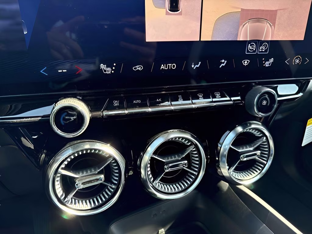 2025 Chevrolet Blazer EV LT - Photo 32