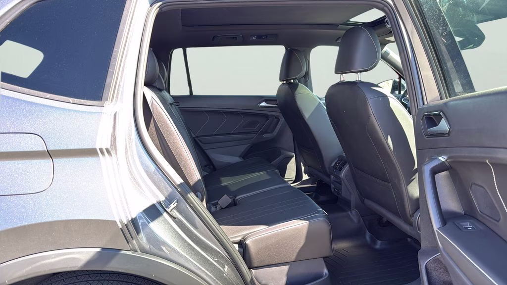 2023 Platinum Gray Metallic Volkswagen Tiguan 2.0T SE R-Line Black AWD SUV