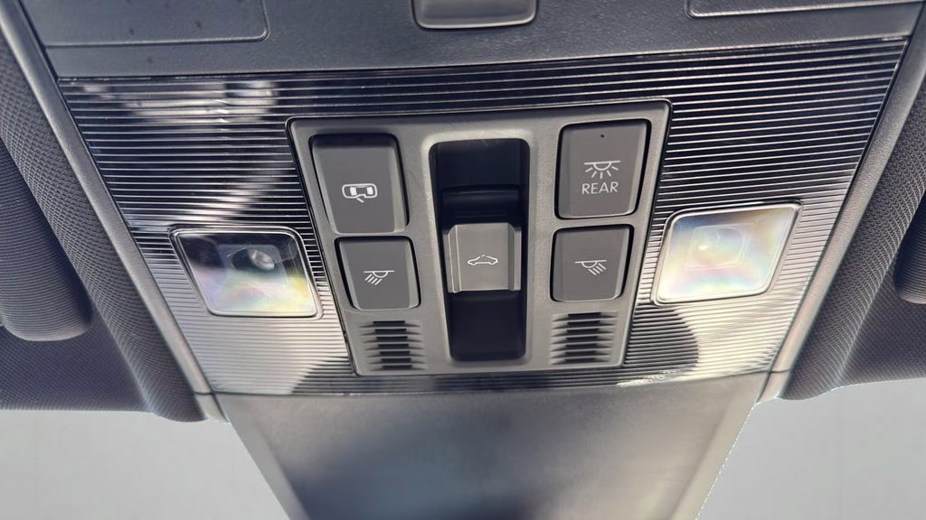 2023 Platinum Gray Metallic Volkswagen Tiguan 2.0T SE R-Line Black AWD SUV