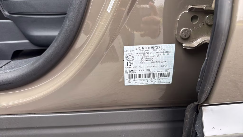 2025 Harbor Gray Clearcoat Lincoln Aviator Reserve AWD SUV