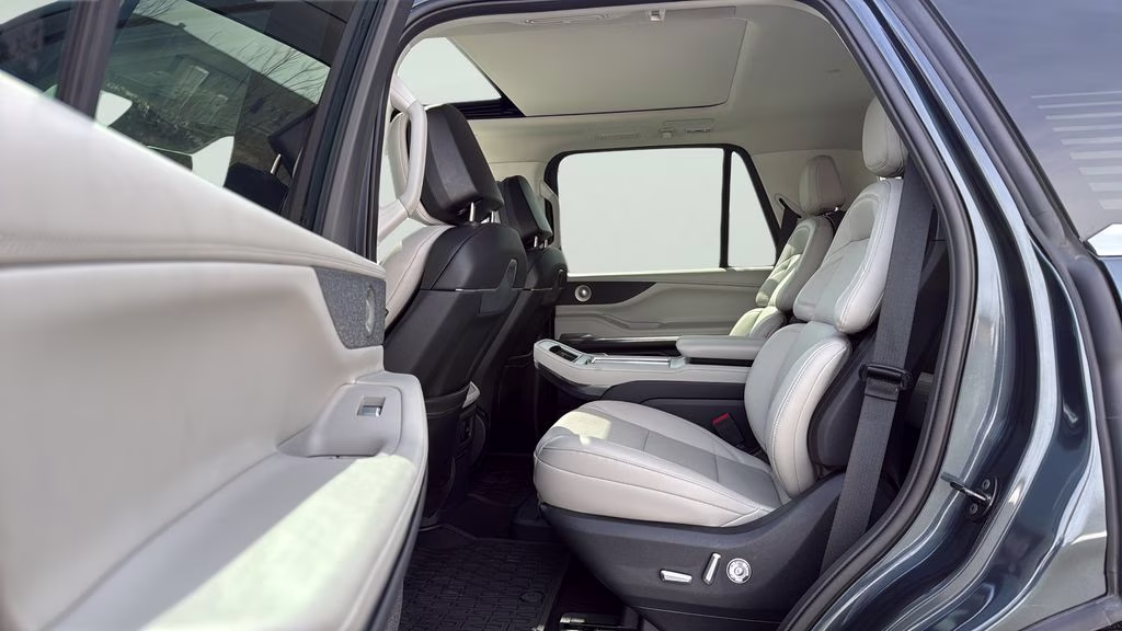2025 Blue Metallic Lincoln Navigator Reserve 4X4 SUV