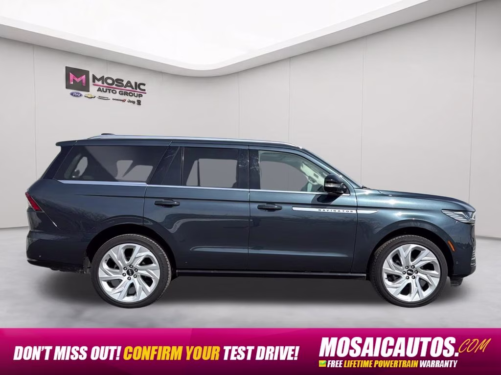2025 Blue Metallic Lincoln Navigator Reserve 4X4 SUV