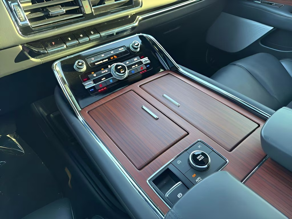 2024 Black Lincoln Navigator Reserve 4X4 SUV