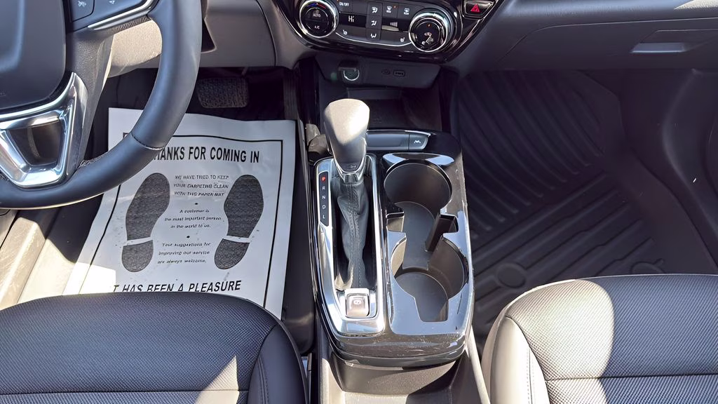 2025 Mosaic Black Metallic Chevrolet Trax ACTIV FWD SUV