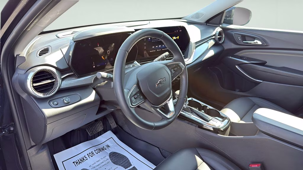 2025 Mosaic Black Metallic Chevrolet Trax ACTIV FWD SUV