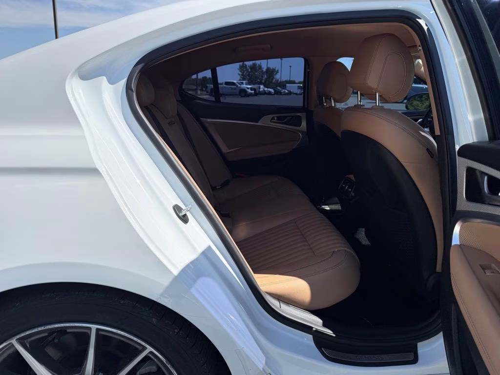 2022 Uyuni White Genesis G70 3.3T AWD Sedan