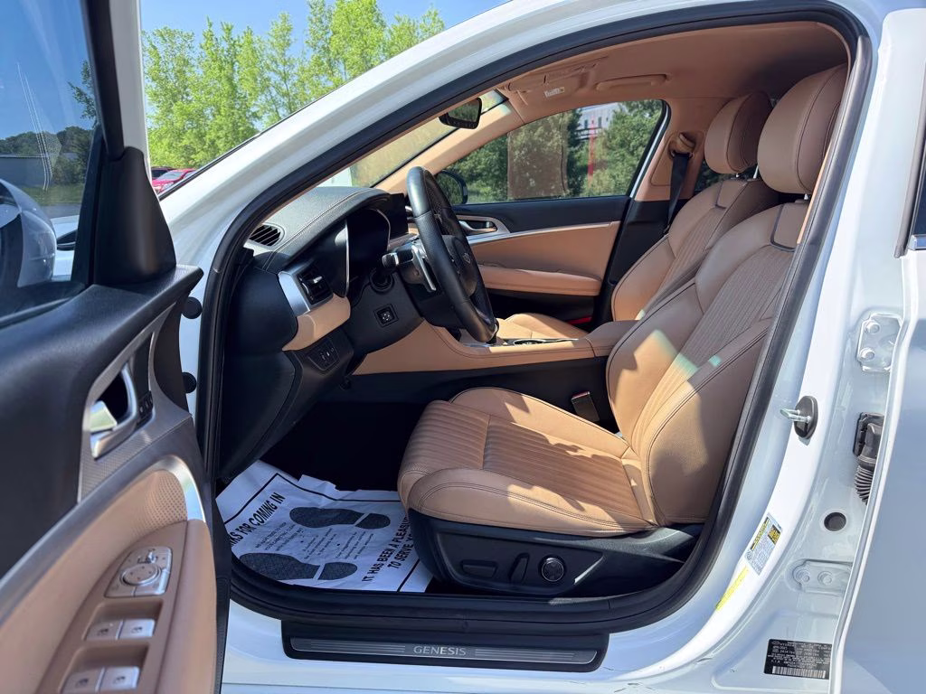 2022 Uyuni White Genesis G70 3.3T AWD Sedan