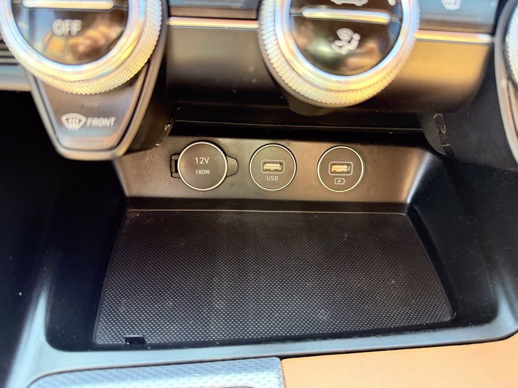 2022 Uyuni White Genesis G70 3.3T AWD Sedan