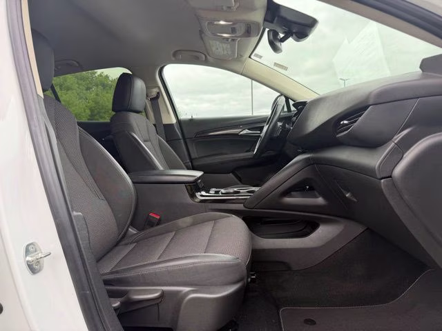 2022 Summit White Buick Envision Preferred FWD SUV