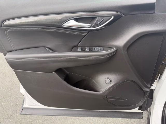 2022 Summit White Buick Envision Preferred FWD SUV