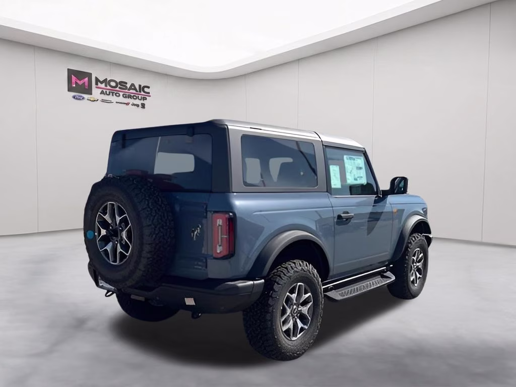 2025 Azure Gray Metallic Ford Bronco Badlands 4X4 SUV