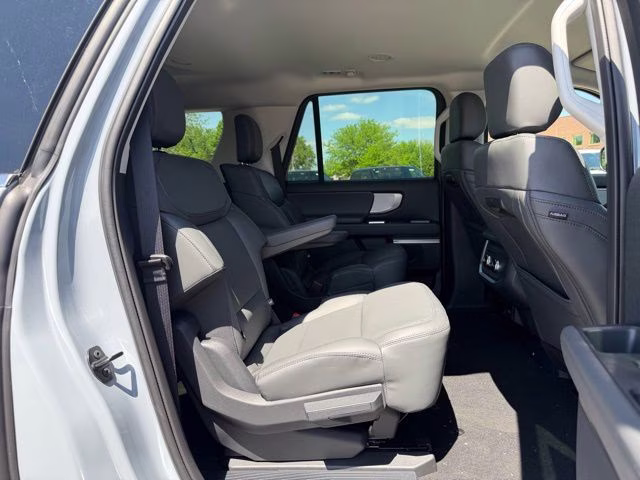 2026 Glacier Gray Metallic Tri-Coat Ford Expedition Max Active 4X4 SUV
