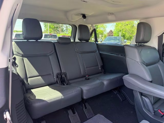 2026 Glacier Gray Metallic Tri-Coat Ford Expedition Max Active 4X4 SUV