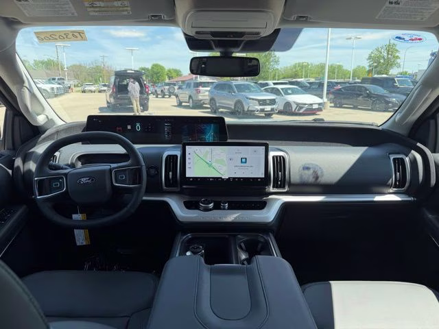 2026 Glacier Gray Metallic Tri-Coat Ford Expedition Max Active 4X4 SUV