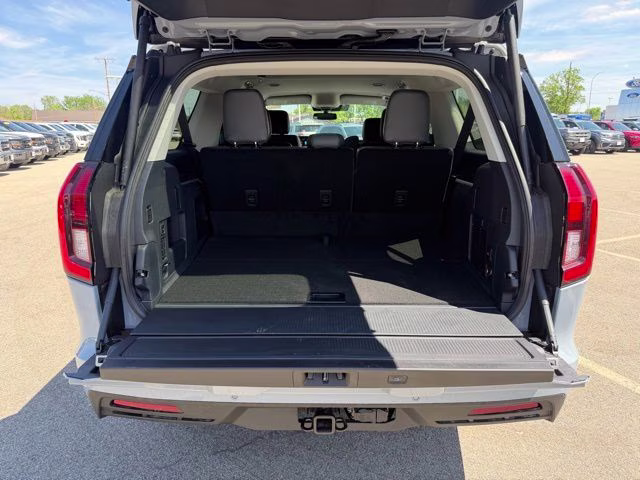 2026 Glacier Gray Metallic Tri-Coat Ford Expedition Max Active 4X4 SUV