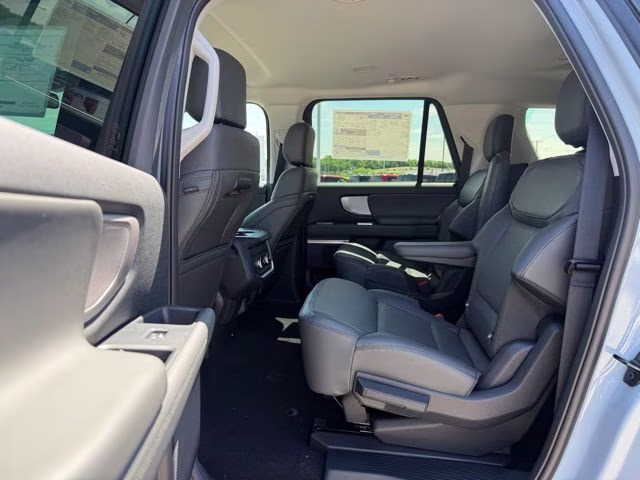 2026 Glacier Gray Metallic Tri-Coat Ford Expedition Max Active 4X4 SUV