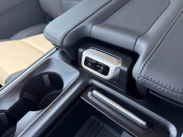 2026 Glacier Gray Metallic Tri-Coat Ford Expedition Max Active 4X4 SUV