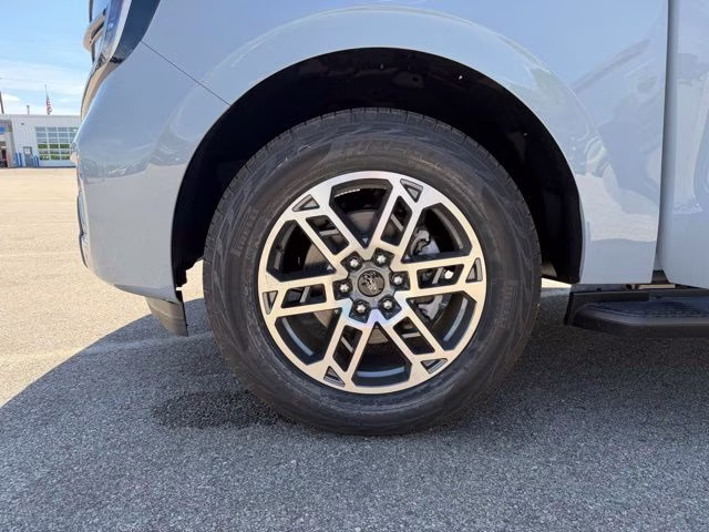 2026 Glacier Gray Metallic Tri-Coat Ford Expedition Max Active 4X4 SUV