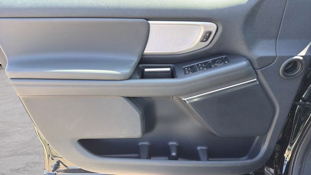 2026 Agate Black Metallic Ford Expedition Max Active 4X4 SUV