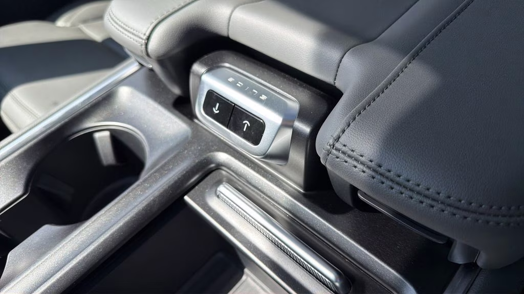 2026 Agate Black Metallic Ford Expedition Max Active 4X4 SUV