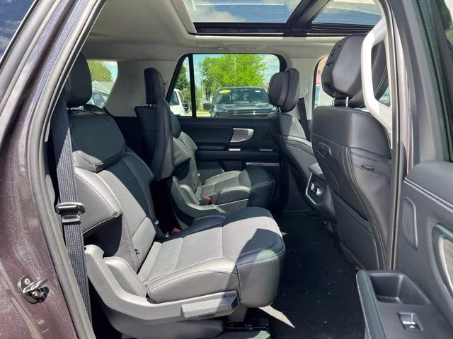 2026 Dark Matter Gray Metallic Ford Expedition Max Platinum 4X4 SUV