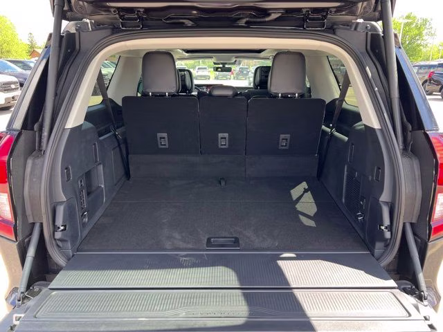 2026 Dark Matter Gray Metallic Ford Expedition Max Platinum 4X4 SUV