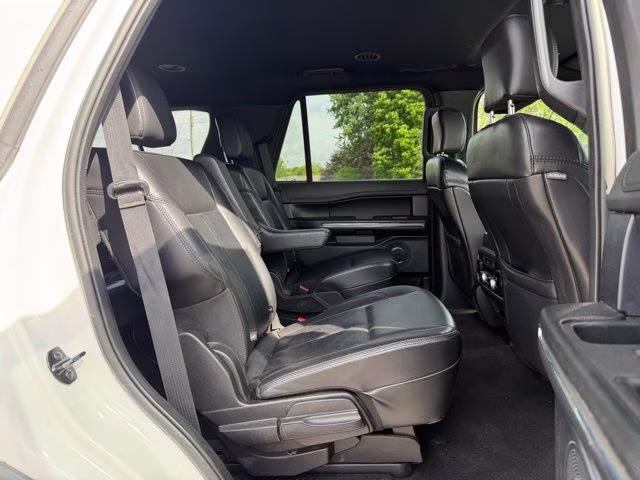 2020 White Metallic Ford Expedition XLT 4X4 SUV