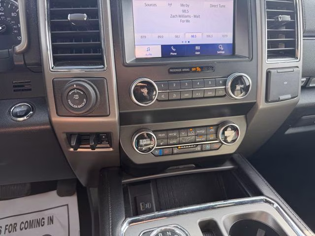 2020 White Metallic Ford Expedition XLT 4X4 SUV