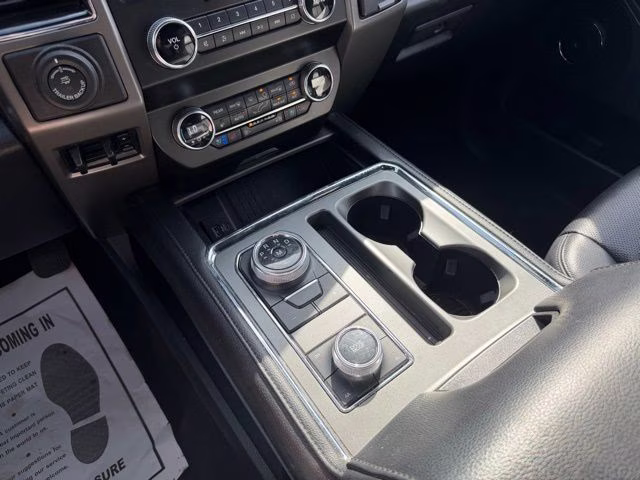 2020 White Metallic Ford Expedition XLT 4X4 SUV