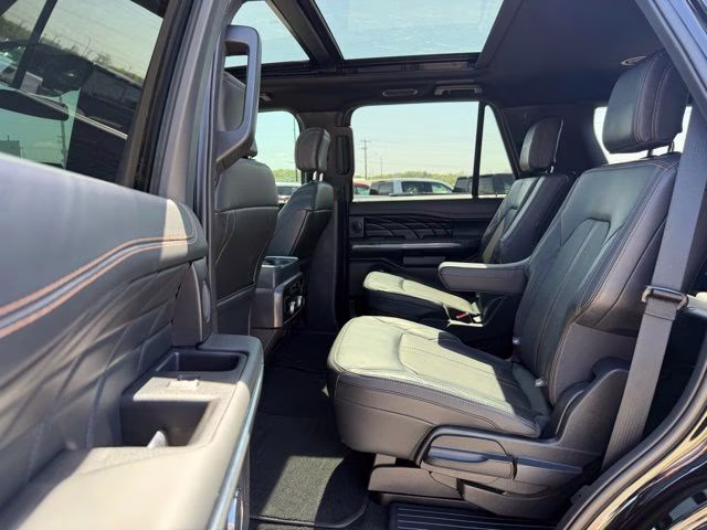 2024 Black Ford Expedition Platinum 4X4 SUV